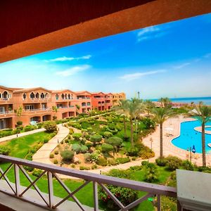 Two Bedroom Apartment Pool View Panorama